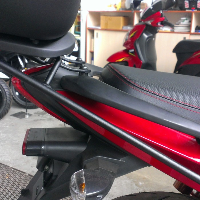 Držák kufru KEEWAY RKS 125